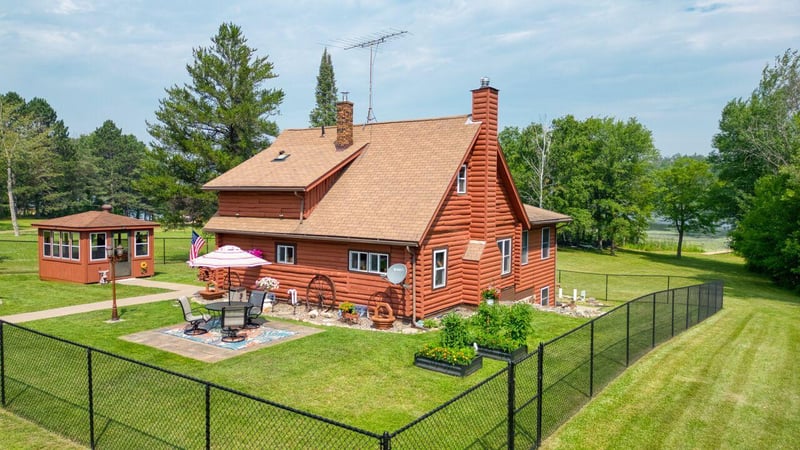 16250 Maple Knoll Dr, Pengilly, MN 55775