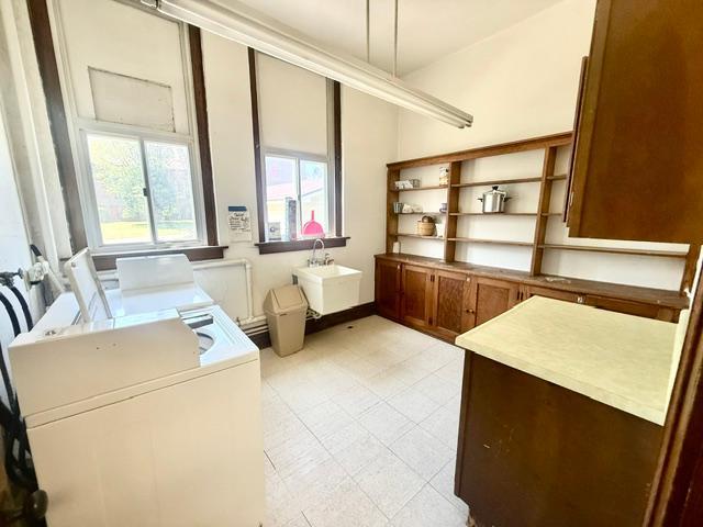 202 N Cass Ave, Springfield, MN 56087
