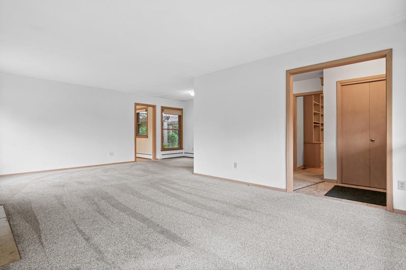 1912 Simpson St, Falcon Heights, MN 55113