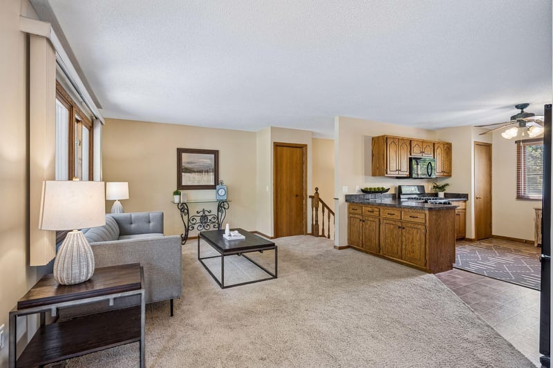11824 W River Rd, Champlin, MN 55316