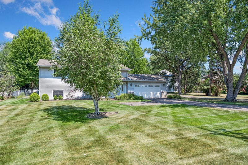 11824 W River Rd, Champlin, MN 55316