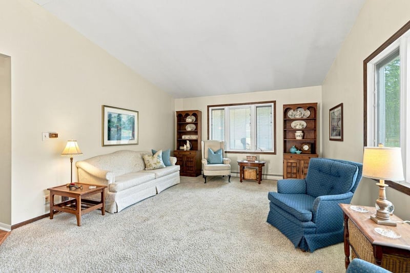1425 Rice Creek Rd NE, Fridley, MN 55432