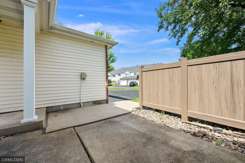 11240 Providence Ln, Eden Prairie, MN 55344