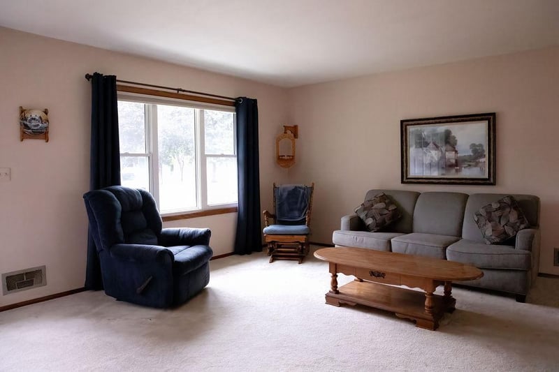 9526 Quaker Ln N, Maple Grove, MN 55369