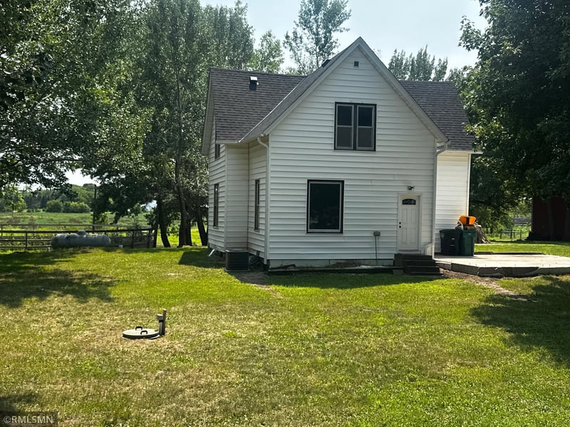 12737 375th St, North Branch, MN 55056