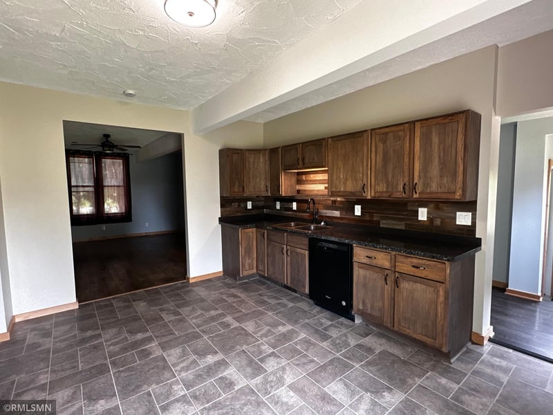12737 375th St, North Branch, MN 55056