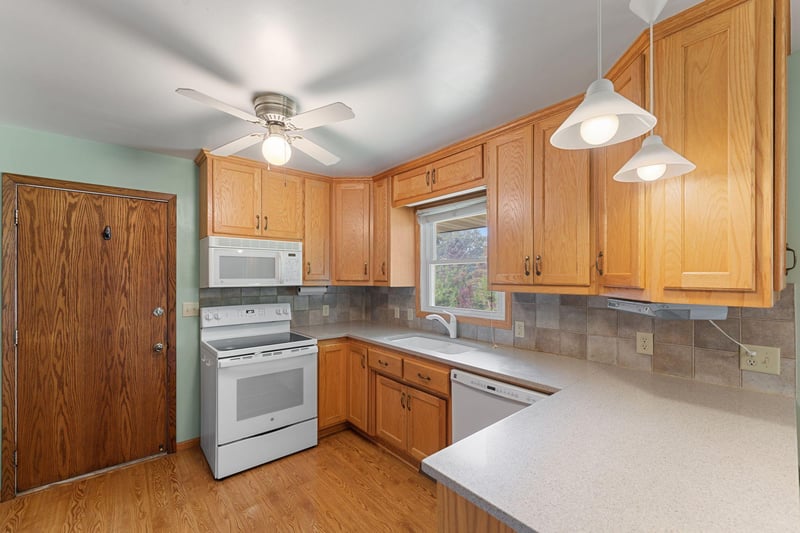 8053 Cloman Ave, Inver Grove Heights, MN 55076