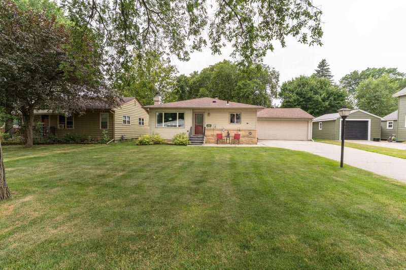 1219 N Lake St, Fergus Falls, MN 56537