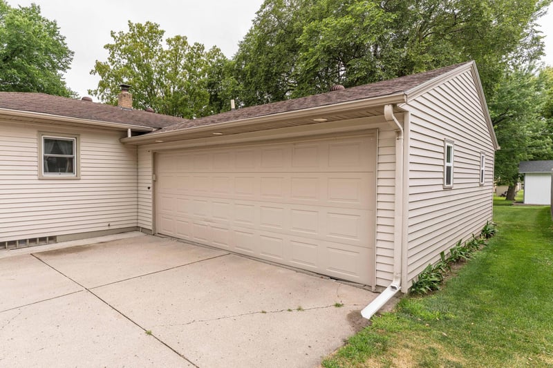 1219 N Lake St, Fergus Falls, MN 56537