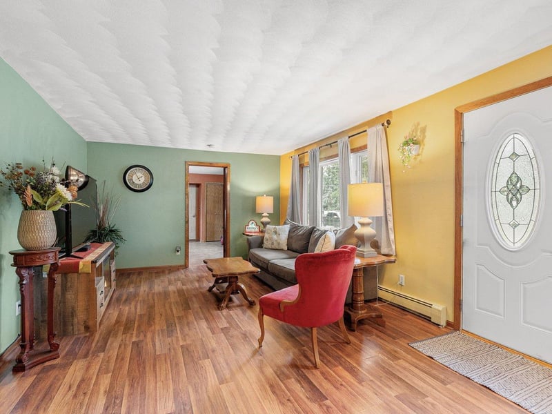 1429 Rice Lake St, Owatonna, MN 55060