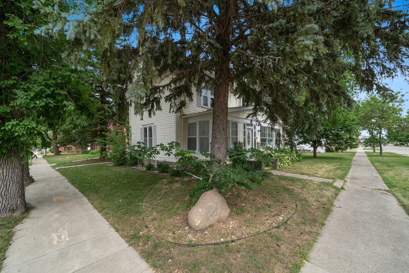 224 2nd Ave SE, Pipestone, MN 56164