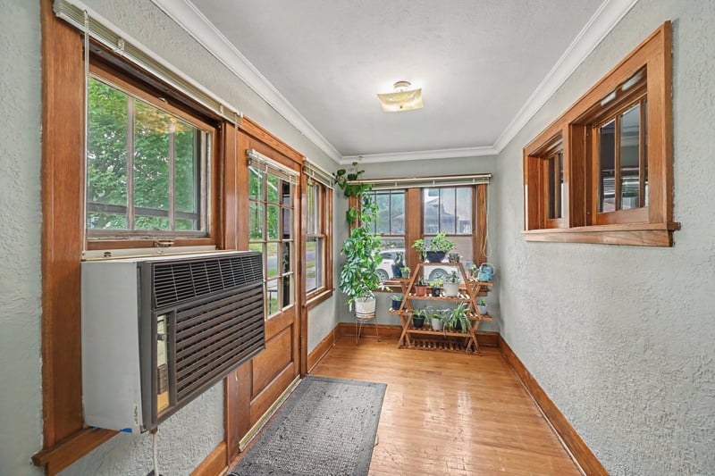 110 4th St SE, Montgomery, MN 56069