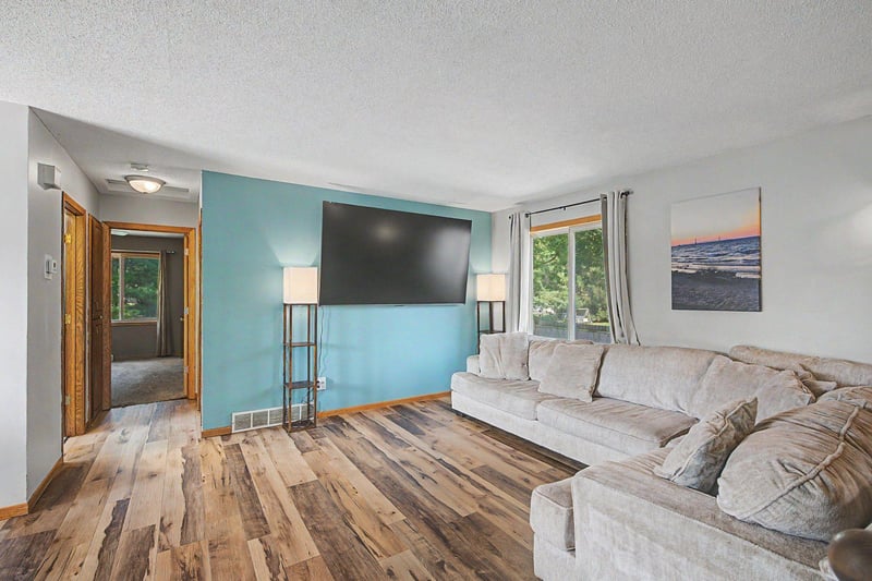 6124 114th Pl N, Champlin, MN 55316