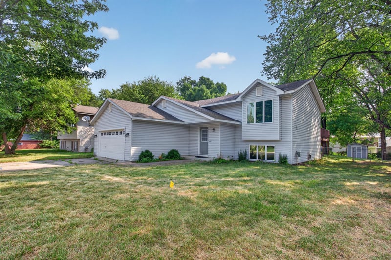 443 Market St S, Shakopee, MN 55379