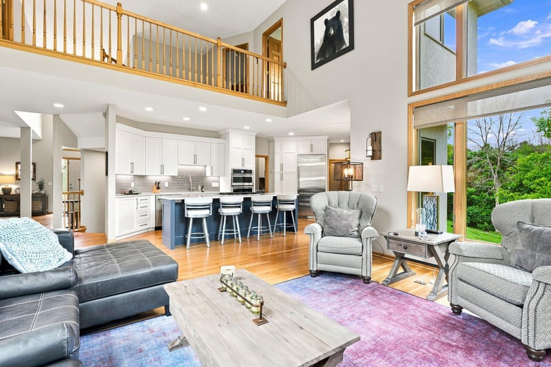 1601 Hidden Pond Ln, Victoria, MN 55386