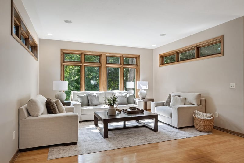 9340 Cedar Forest Rd, Eden Prairie, MN 55347