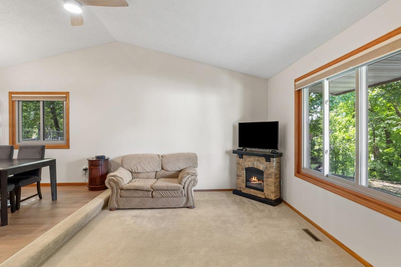 7657 N Shore Cir N, Forest Lake, MN 55025