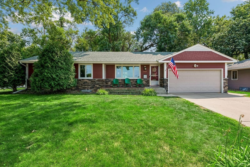 4725 School Rd, Edina, MN 55424