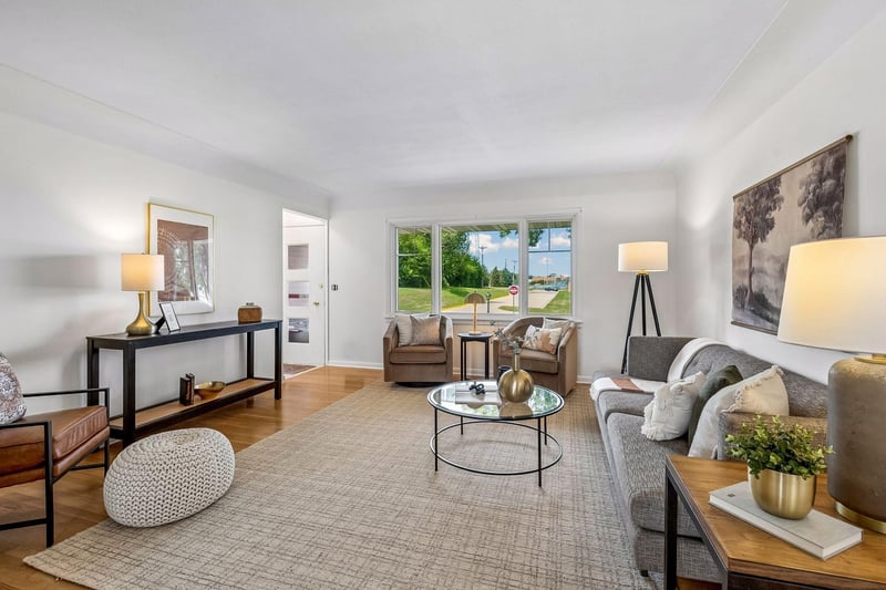 4725 School Rd, Edina, MN 55424