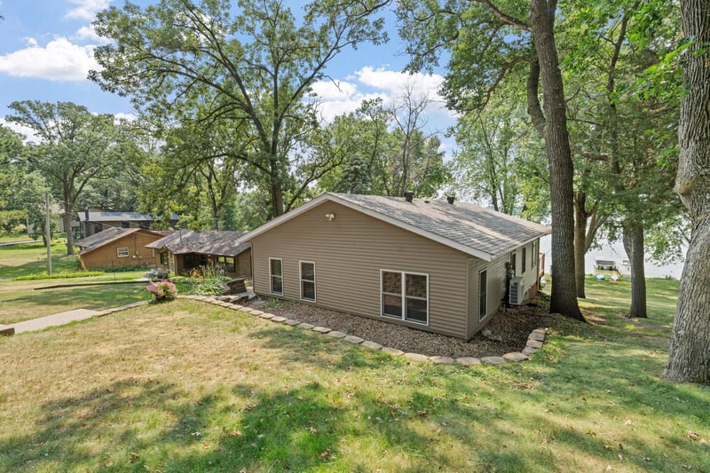 11426 54th St, Clear Lake, MN 55319