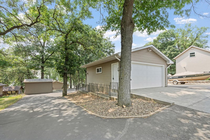 11426 54th St, Clear Lake, MN 55319