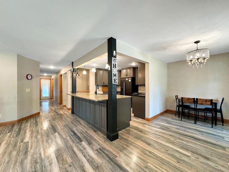 1024 5th St SW, Willmar, MN 56201