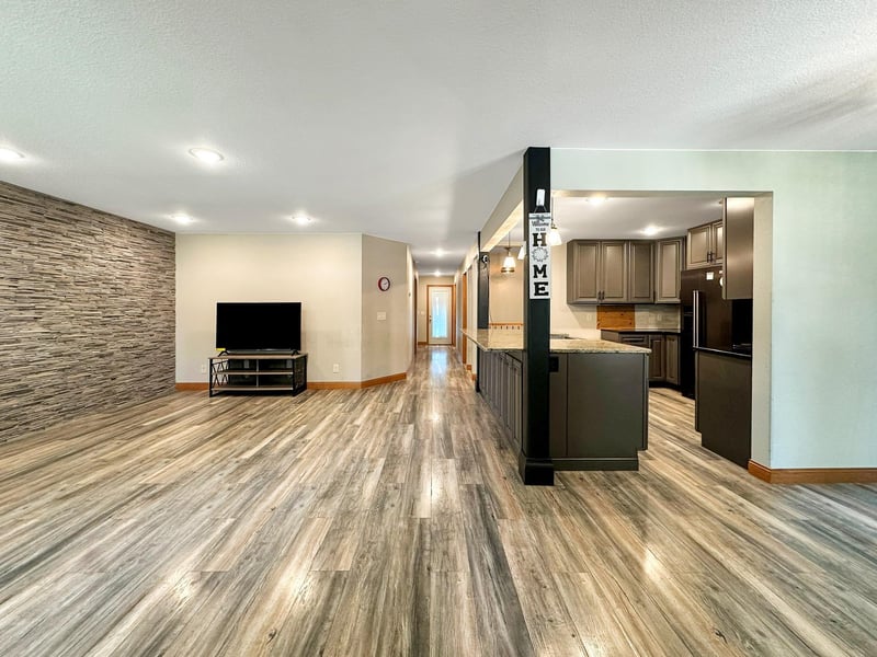1024 5th St SW, Willmar, MN 56201