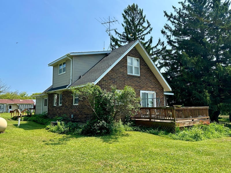 312 10th St, Clear Lake, WI 54005