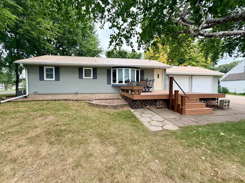 726 5th Ave, Brewster, MN 56119