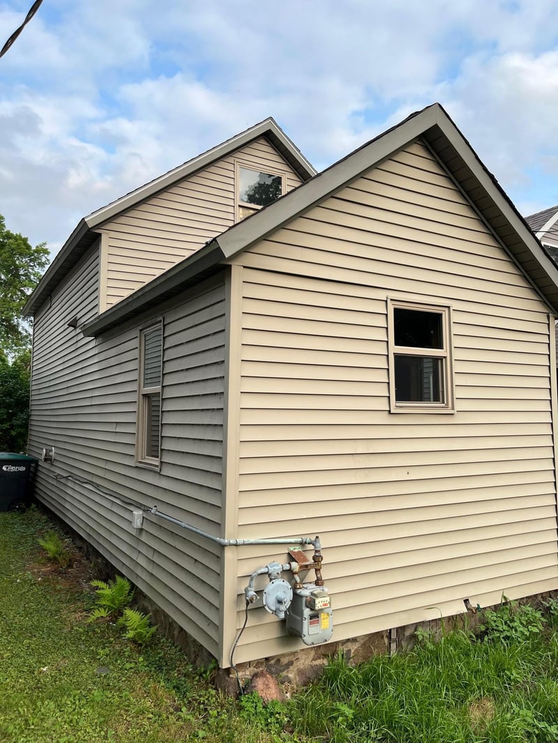 607 3rd St NE, Little Falls, MN 56345