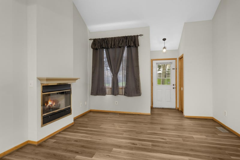 3626 Linden Ave #4, White Bear Lake, MN 55110