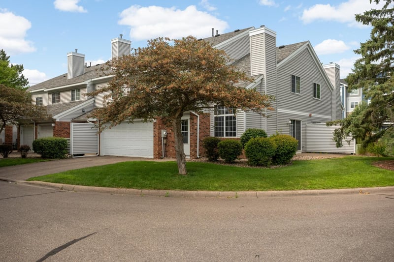 3626 Linden Ave #4, White Bear Lake, MN 55110