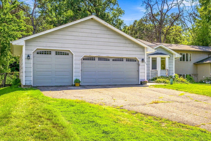 345 9th St SW, Forest Lake, MN 55025