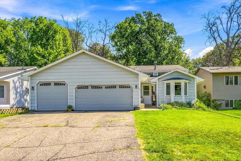 345 9th St SW, Forest Lake, MN 55025