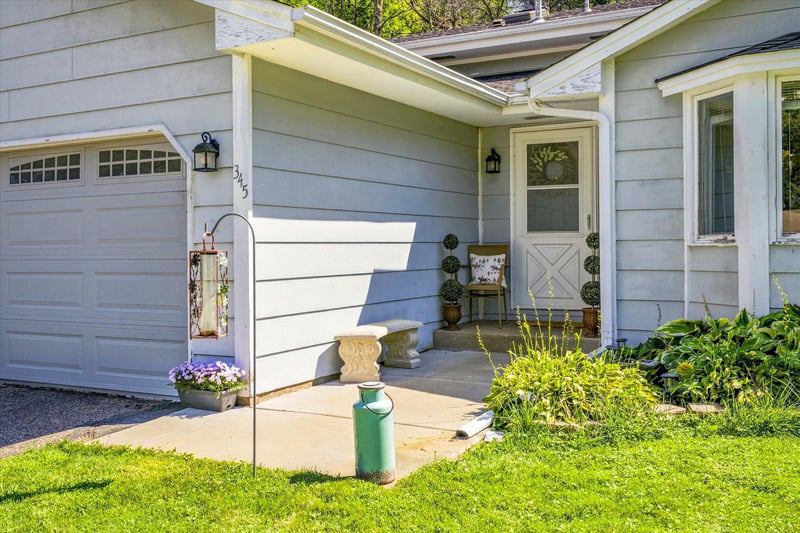 345 9th St SW, Forest Lake, MN 55025