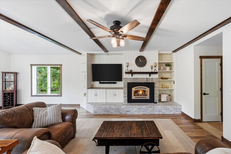 2419 Hidden Valley Ln, Stillwater, MN 55082