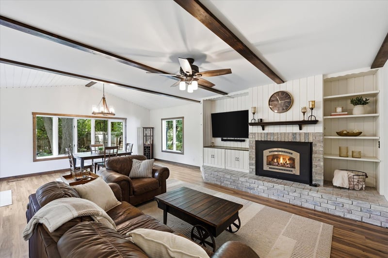 2419 Hidden Valley Ln, Stillwater, MN 55082