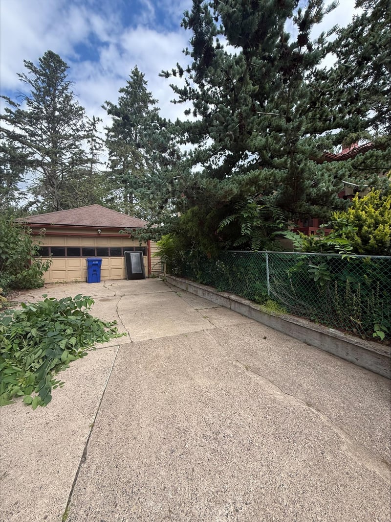 121 Maria Ave, Saint Paul, MN 55106
