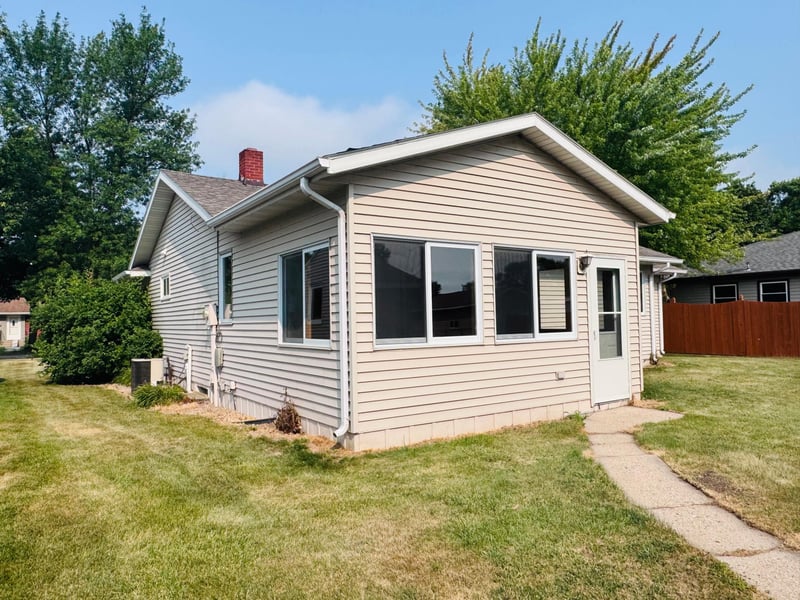 508 Kneale Ave S, Thief River Falls, MN 56701