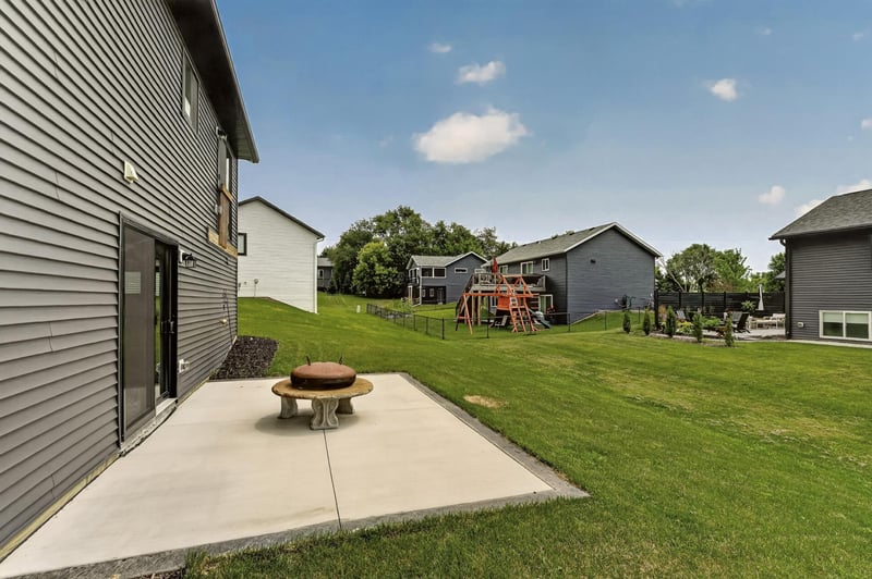 501 10th St W, Mantorville, MN 55955