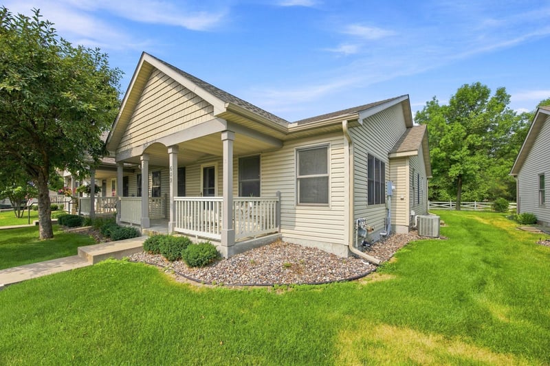 609 Vine Ln, Monticello, MN 55362