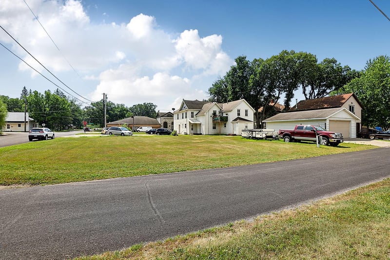 232 E Broadway St, Rockville, MN 56369