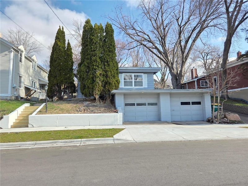 712 Maple St W, Stillwater, MN 55082