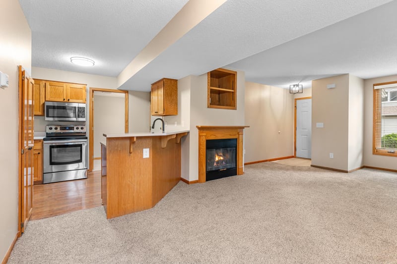 1585 Millpond Ct, Chaska, MN 55318
