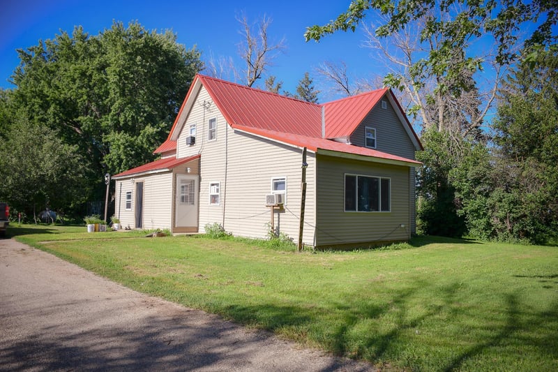 30546 County Hwy 35, Worthington, MN 56187