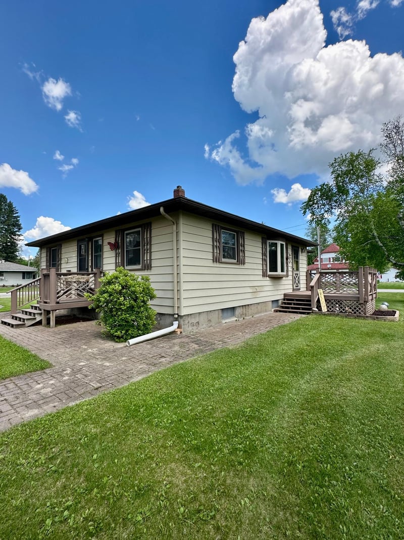 621 Spruce St, Littlefork, MN 56653
