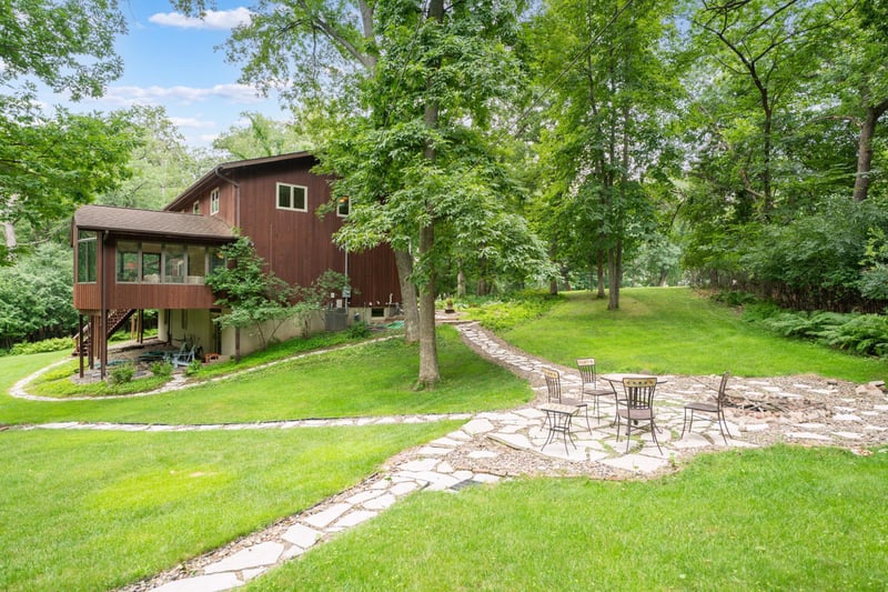 2901 Bambi Ct SW, Rochester, MN 55902