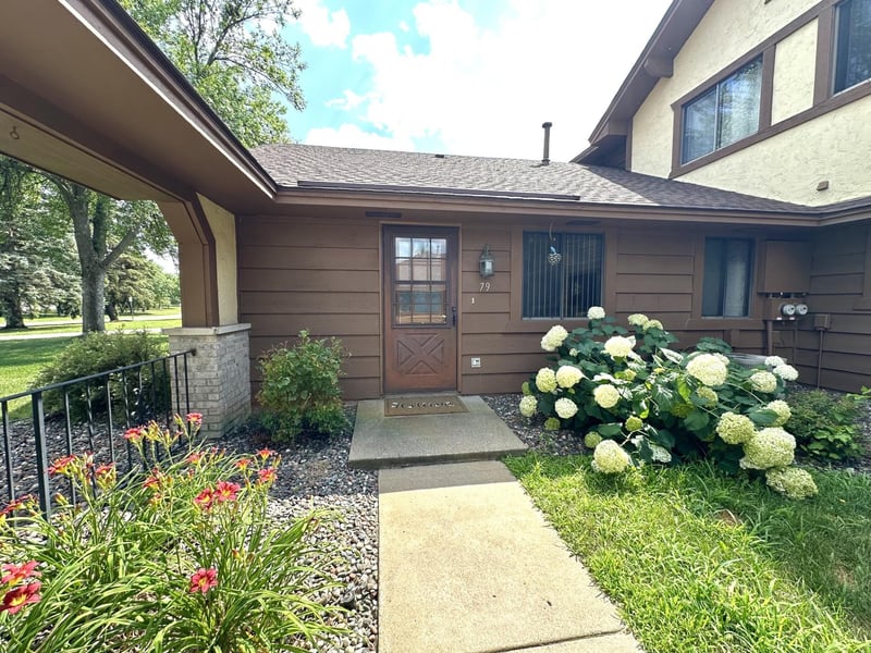 79 126th Ln NW, Coon Rapids, MN 55448