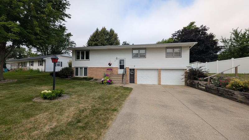 509 5th St NE, Waseca, MN 56093