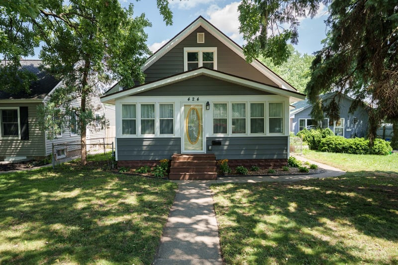 424 16th Ave N, South Saint Paul, MN 55075